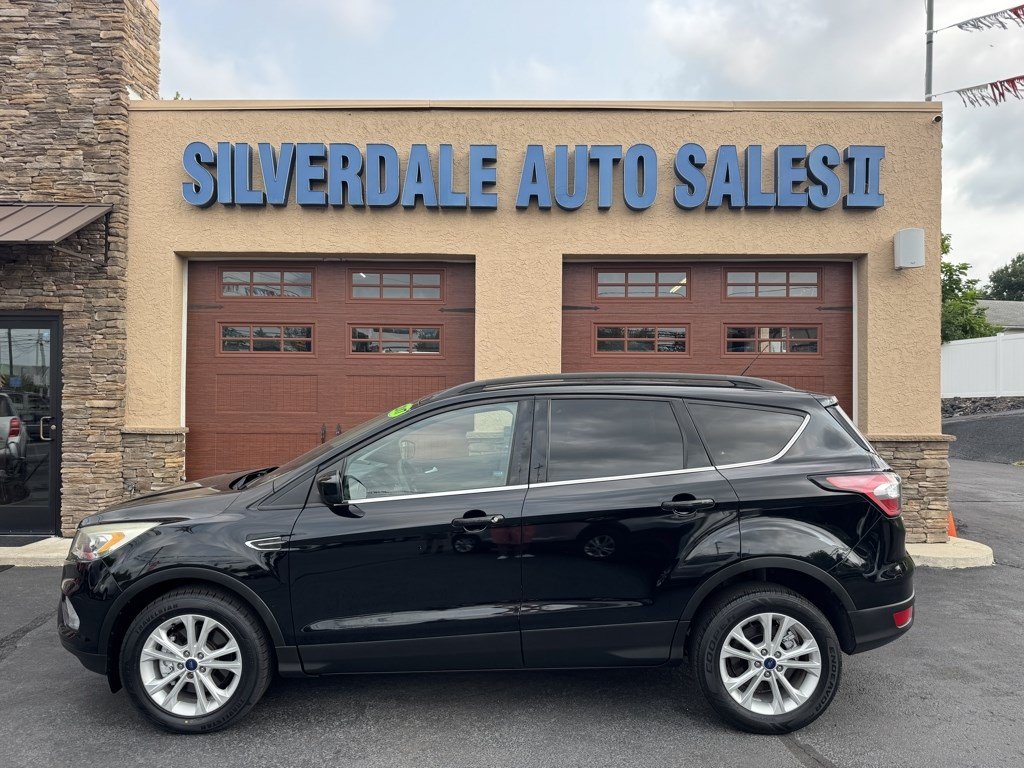 Used 2017 Ford Escape SE w/ Equipment Group 201A AWD/4WD image 1