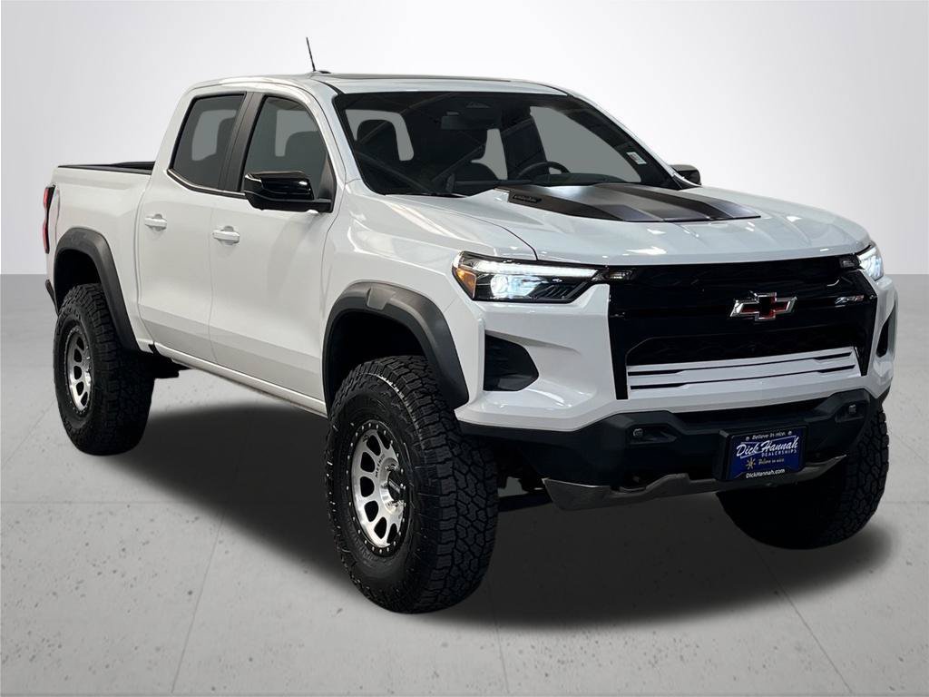Used 2025 Chevrolet Colorado ZR2 w/ Technology Package AWD/4WD image 9