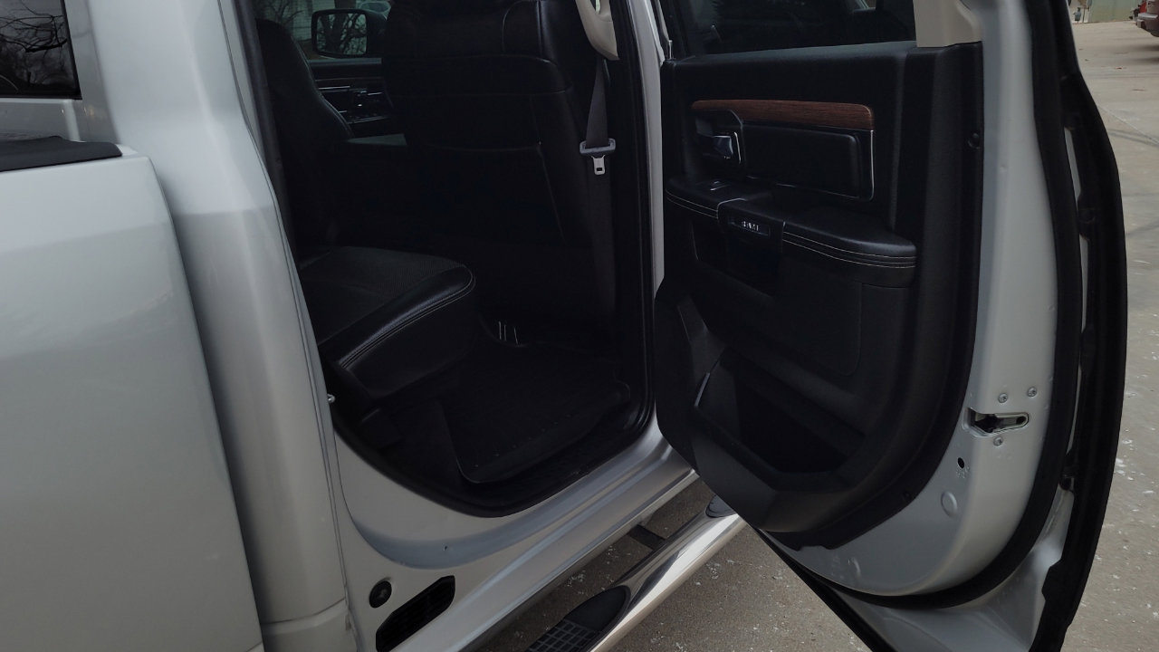 Used 2017 RAM 1500 Laramie image 45