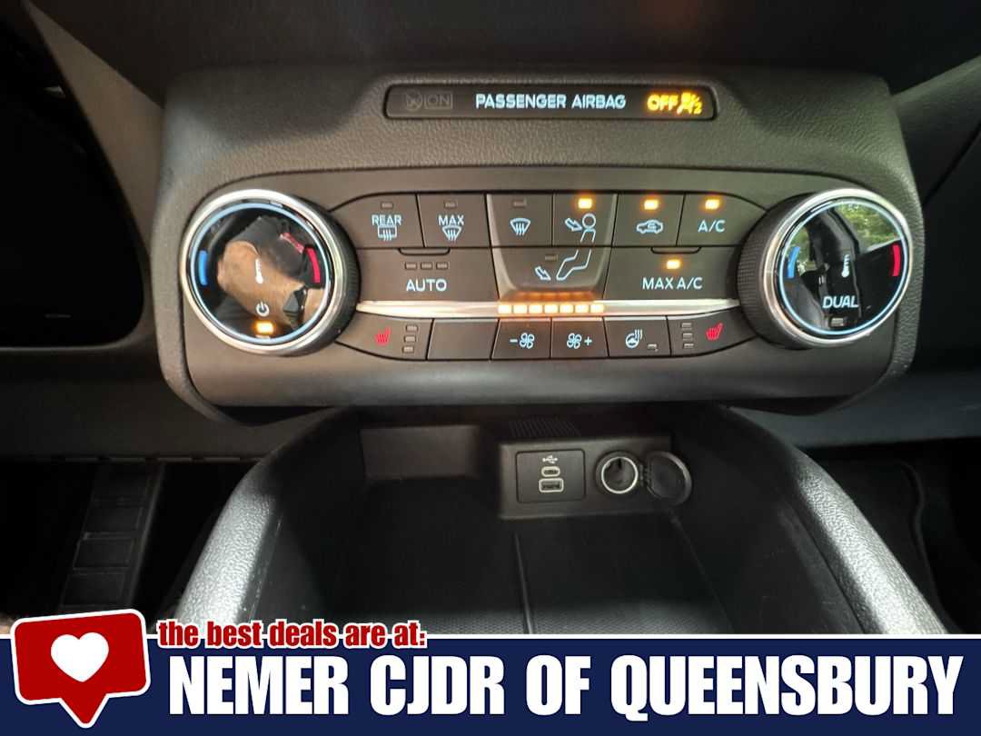 Used 2025 Ford Escape ST-Line Select AWD/4WD image 18