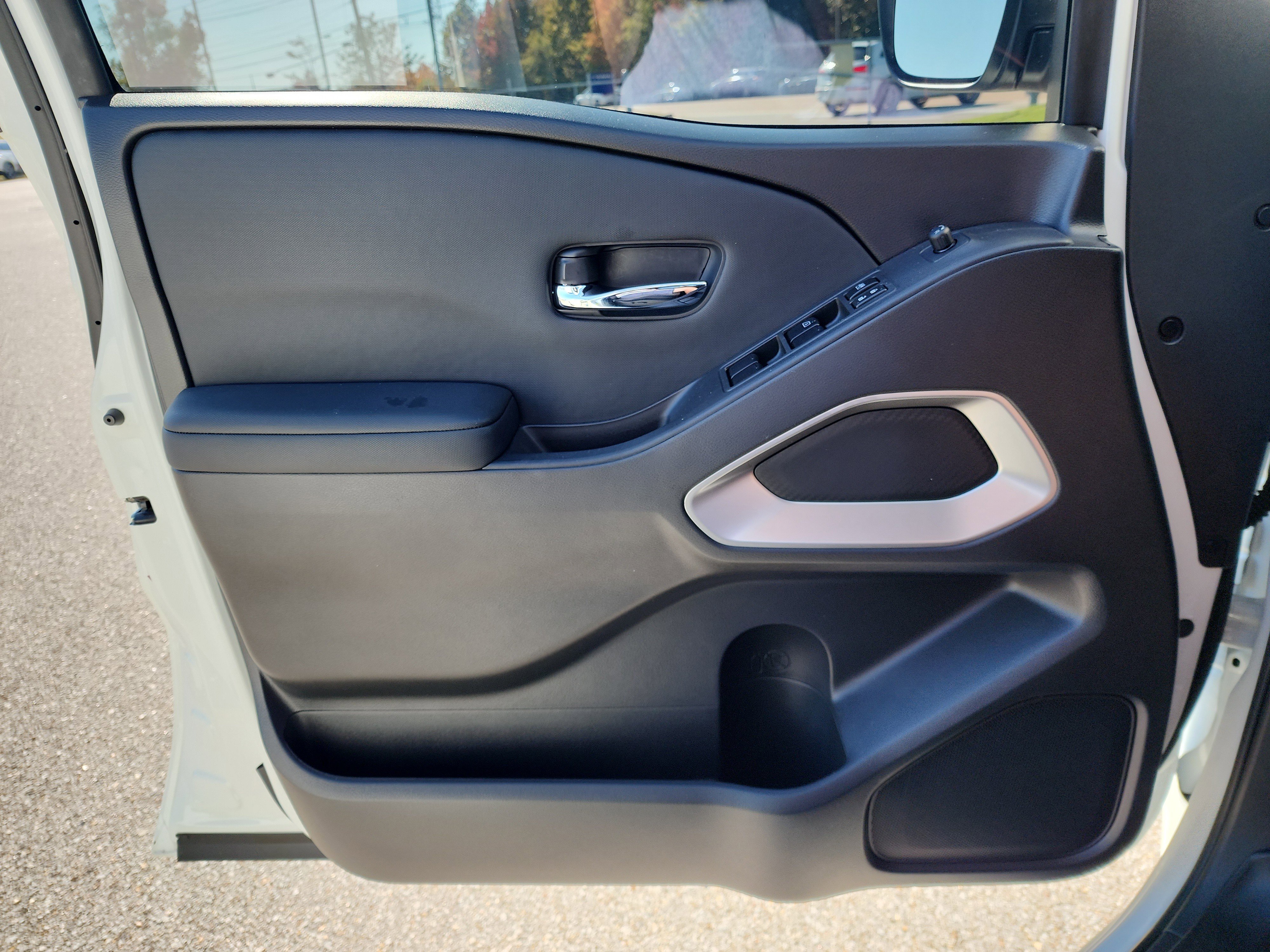 Used 2024 Nissan Frontier SV w/ Tow Package image 18