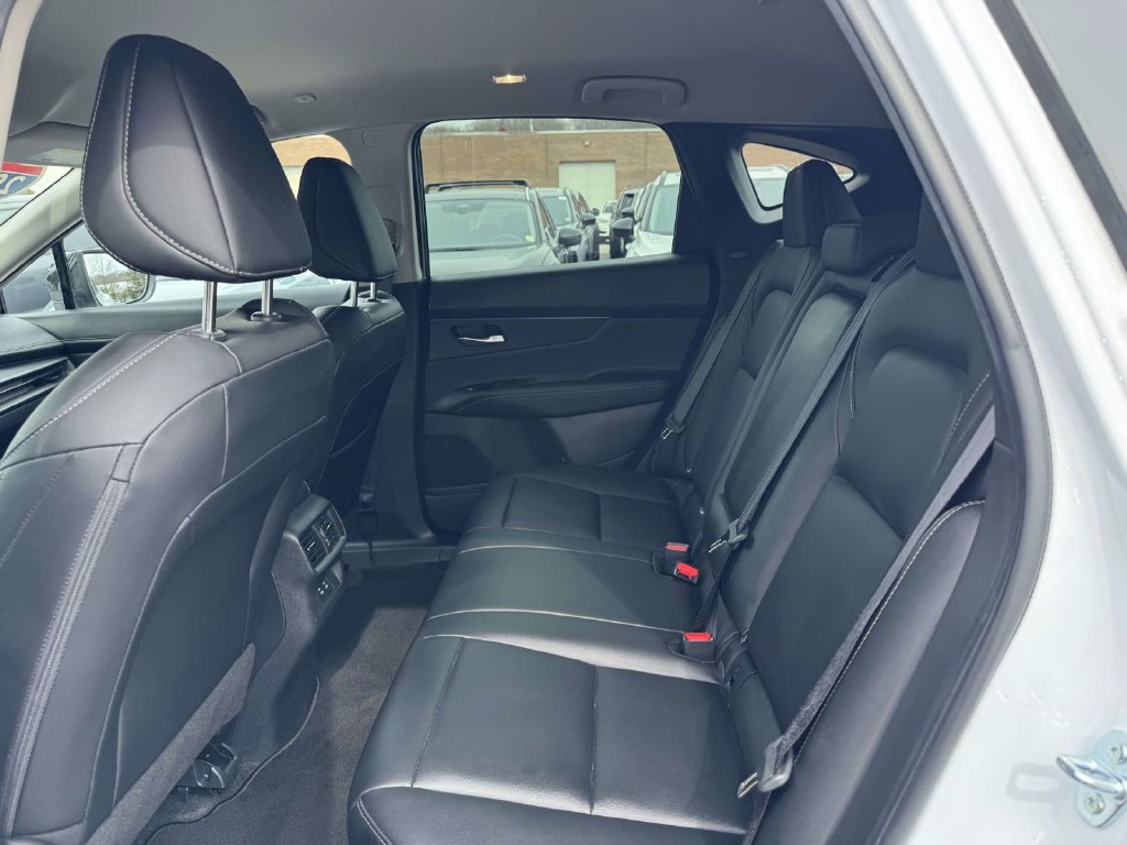 Certified 2025 Nissan Murano SV AWD/4WD image 12