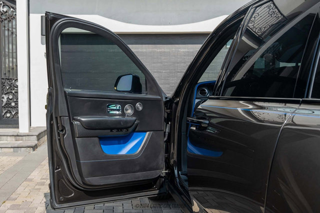Used 2020 Rolls-Royce Cullinan Black Badge image 19