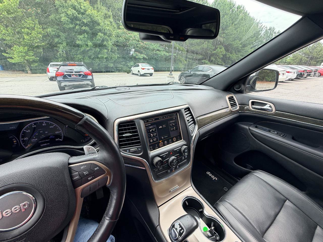 Used 2014 Jeep Grand Cherokee Overland AWD/4WD image 27