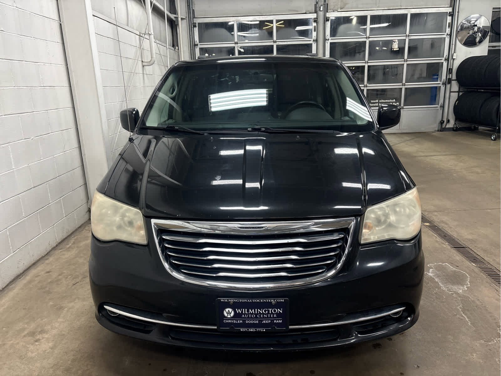 Used 2012 Chrysler Town & Country Touring w/ Entertainment Group #1 image 3