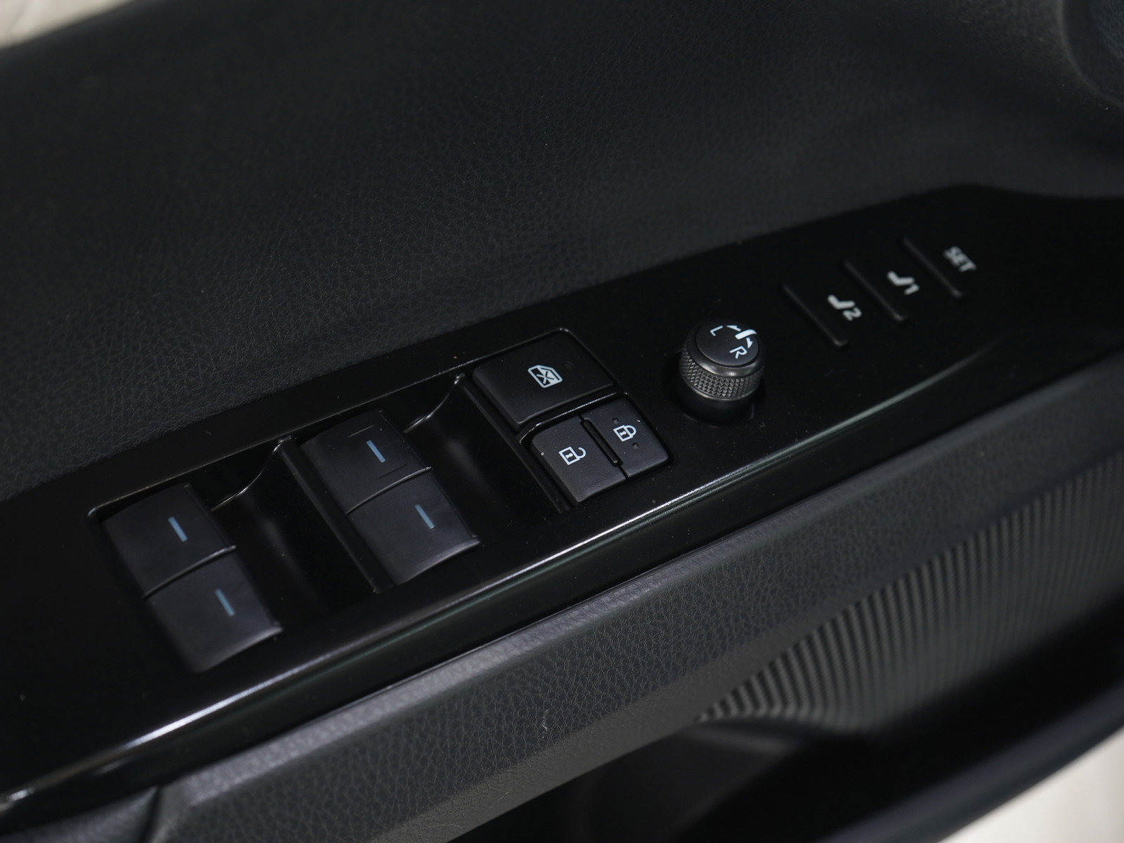 Used 2025 Toyota Camry XLE image 19