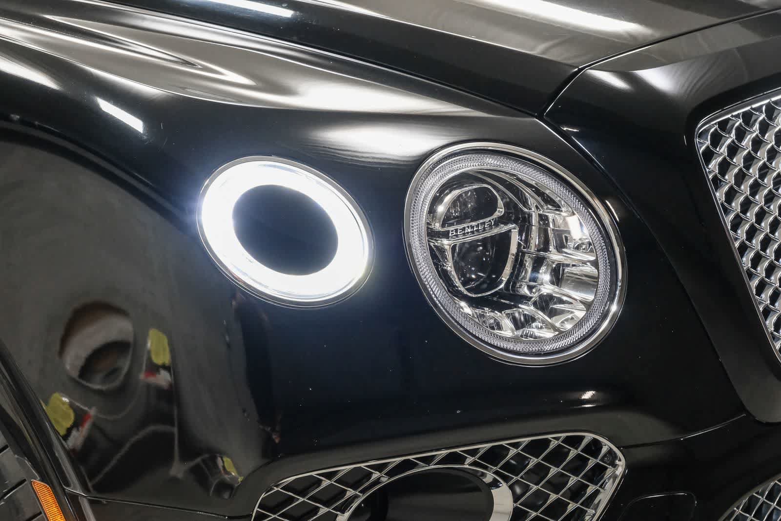 Used 2018 Bentley Bentayga AWD/4WD image 14