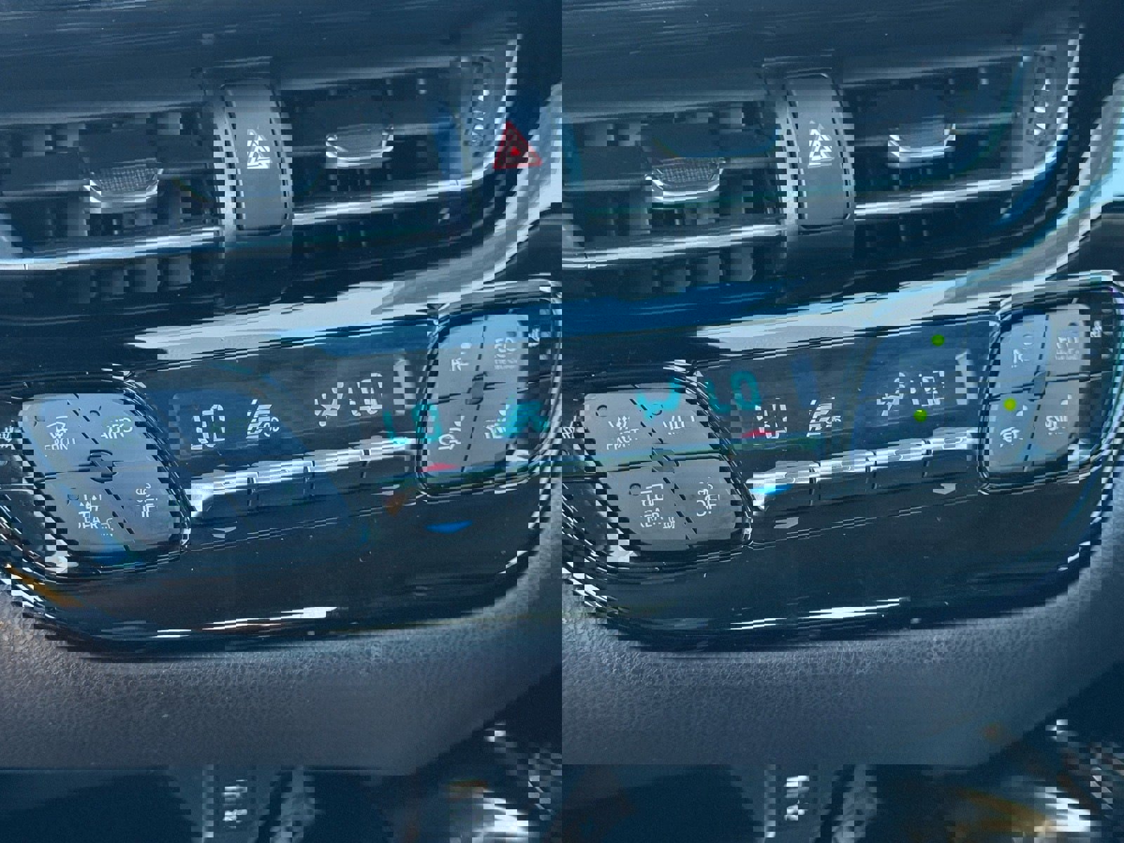 Used 2020 Toyota C-HR Limited image 23