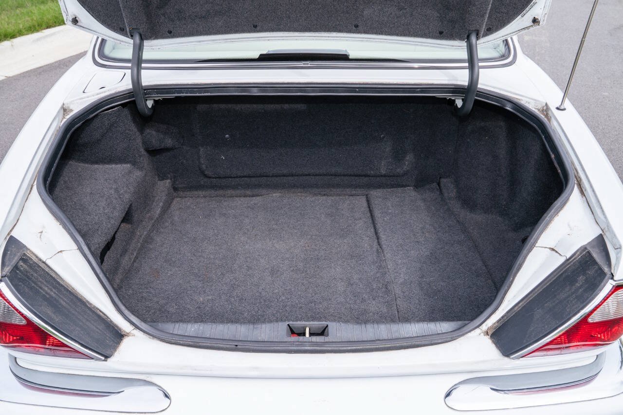Used 1998 Jaguar XJ8 L RWD image 13