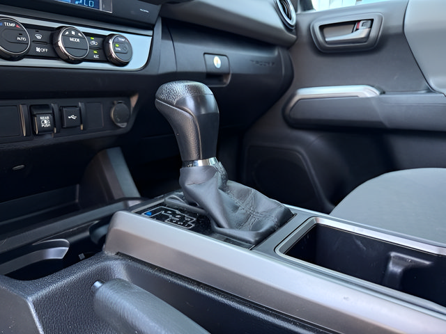 Used 2021 Toyota Tacoma SR5 AWD/4WD image 26