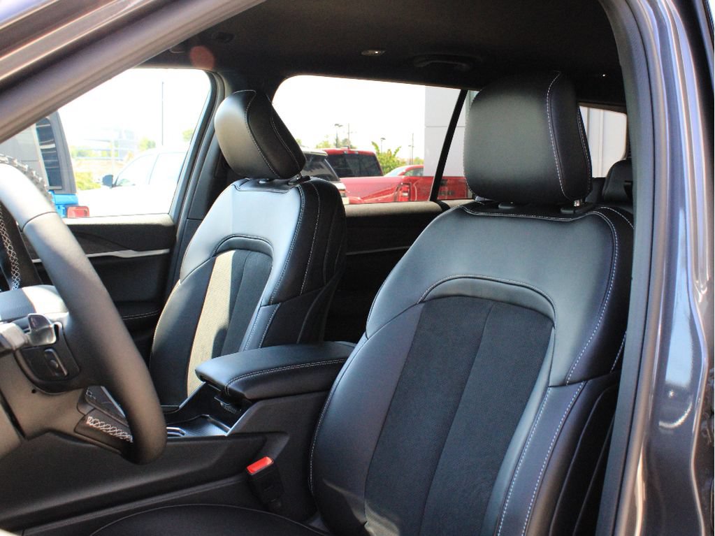 New 2026 Jeep Grand Cherokee L 4WD image 10