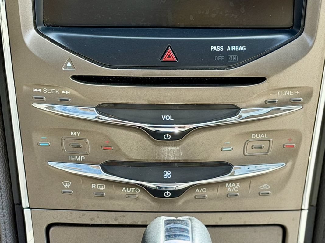 Used 2013 Lincoln MKX AWD image 22