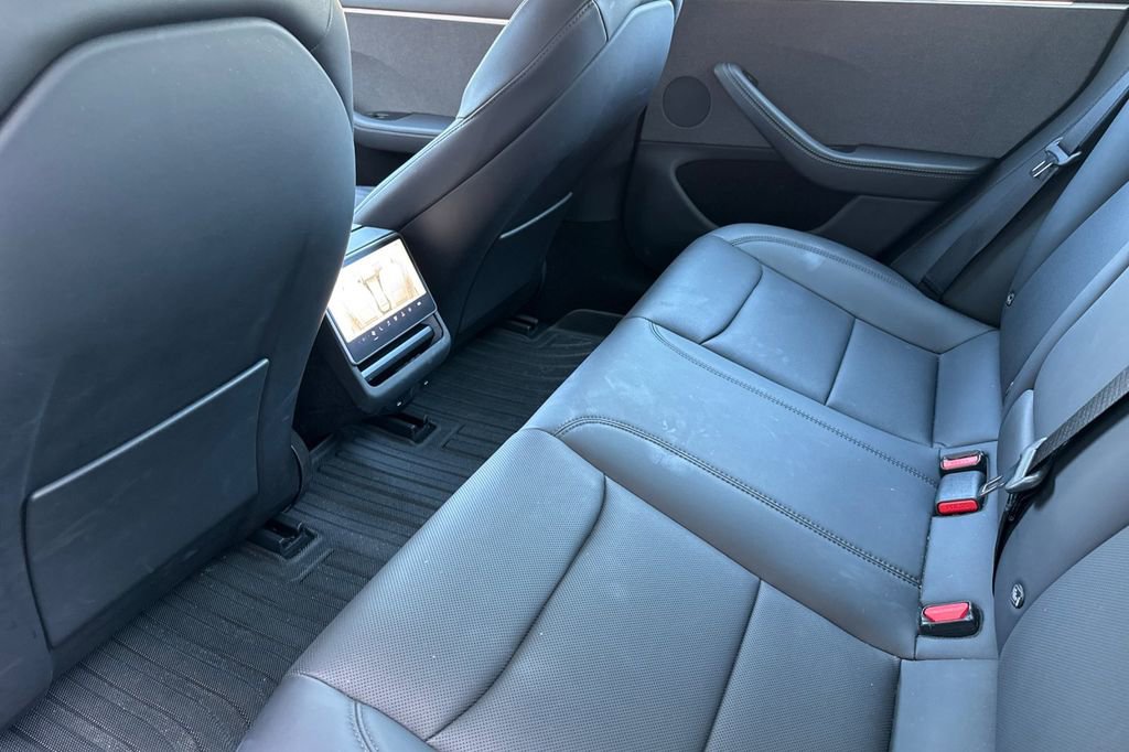 Used 2024 Tesla Model 3 Standard Range RWD image 11