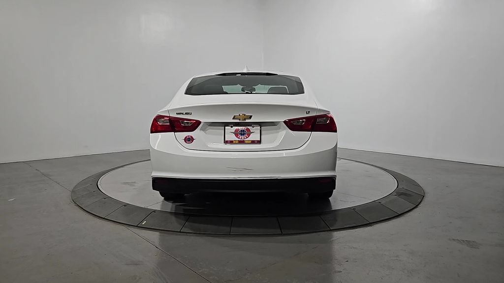 Used 2016 Chevrolet Malibu LT FWD image 4