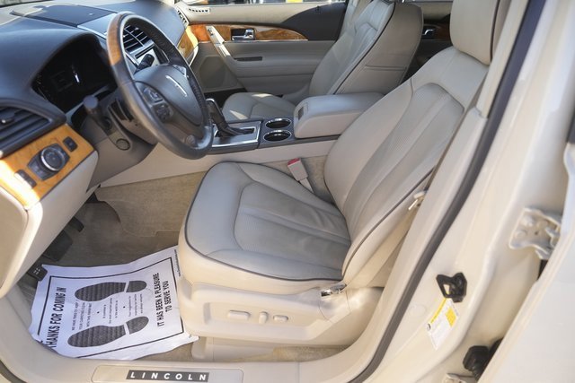 Used 2015 Lincoln MKX FWD w/ Equipment Group 101A image 9