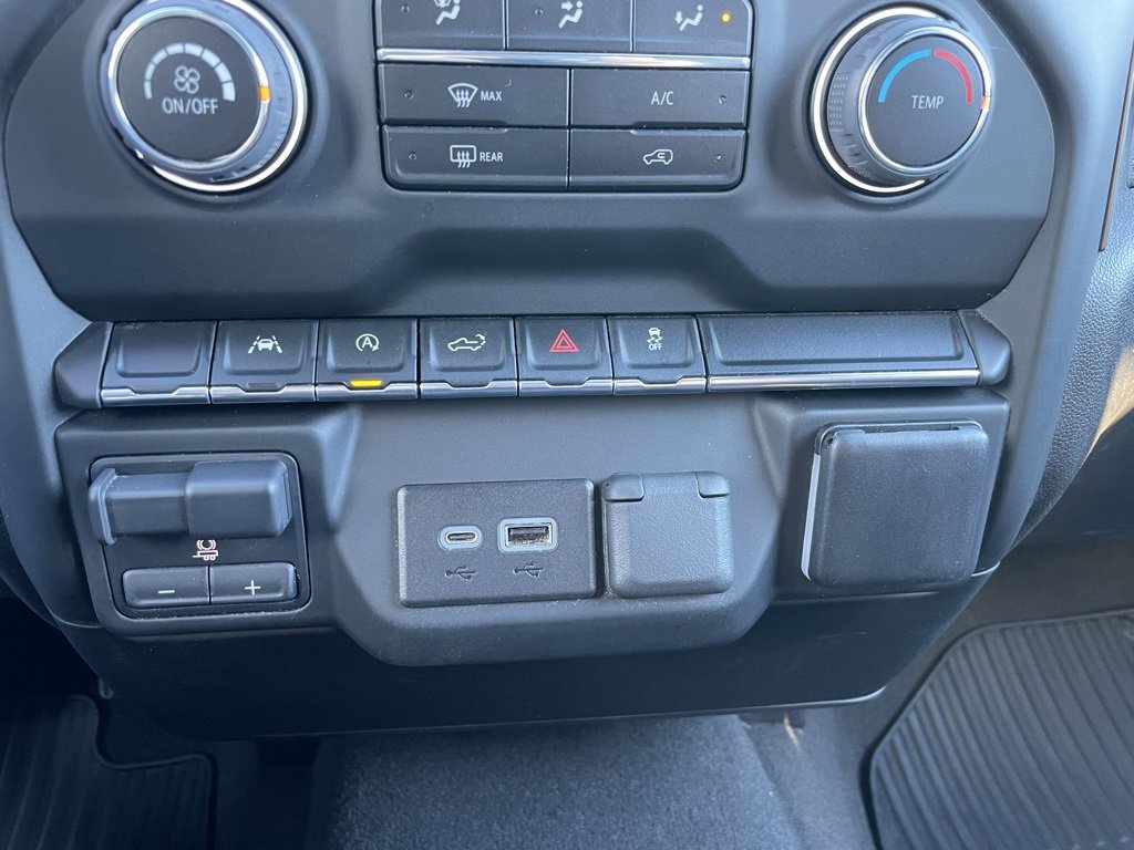 Used 2023 Chevrolet Silverado 1500 Custom image 13