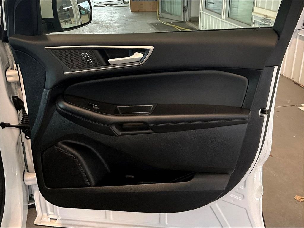 Used 2024 Ford Edge SEL w/ Convenience Package image 12