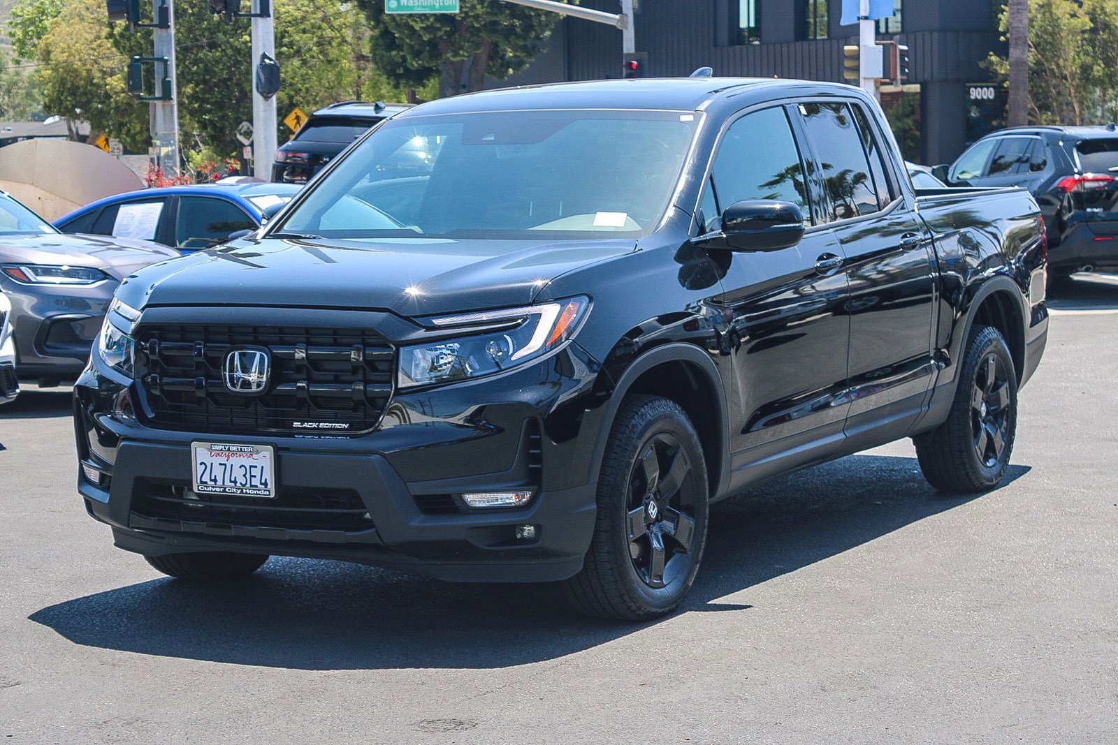 Used 2025 Honda Ridgeline Black Edition image 3