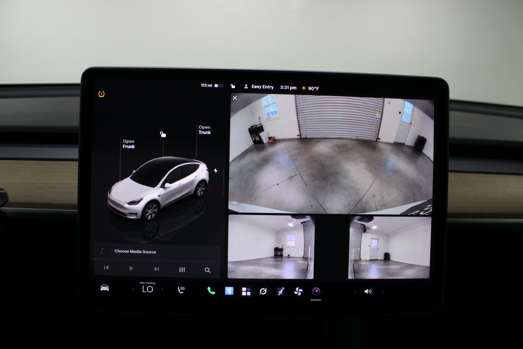 Used 2023 Tesla Model Y Long Range AWD/4WD image 46