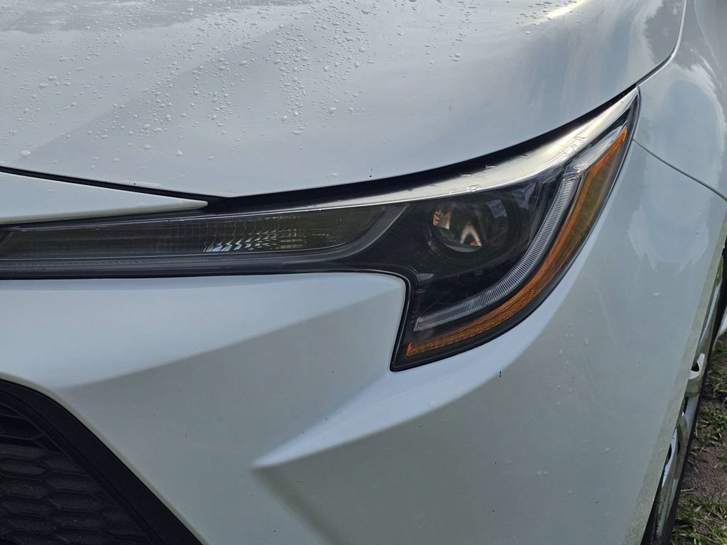 Used 2022 Toyota Corolla LE FWD image 27