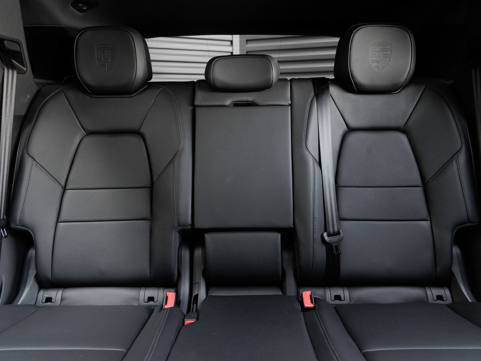 Certified 2025 Porsche Cayenne AWD/4WD image 26