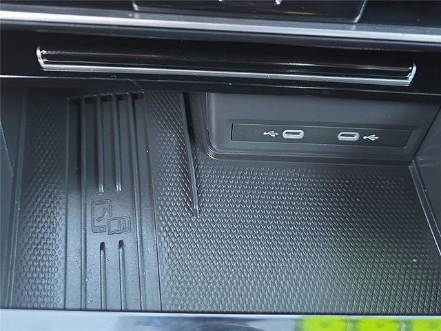 Used 2025 Volkswagen Atlas Cross Sport SEL image 21