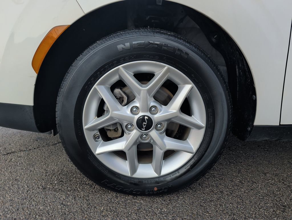 Used 2022 Kia Soul LX w/ Technology Package image 4