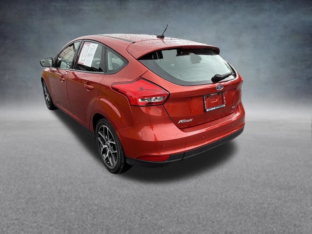 Used 2018 Ford Focus SEL w/ Cold Weather Package FWD image 3