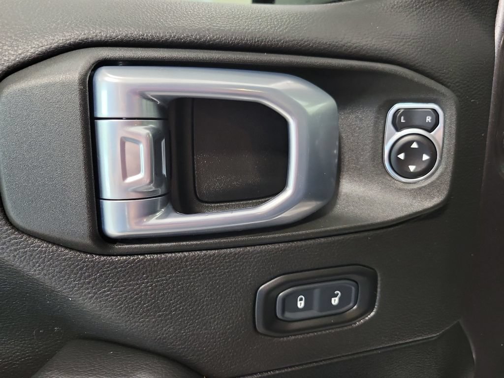 Used 2021 Jeep Gladiator Overland AWD/4WD image 34