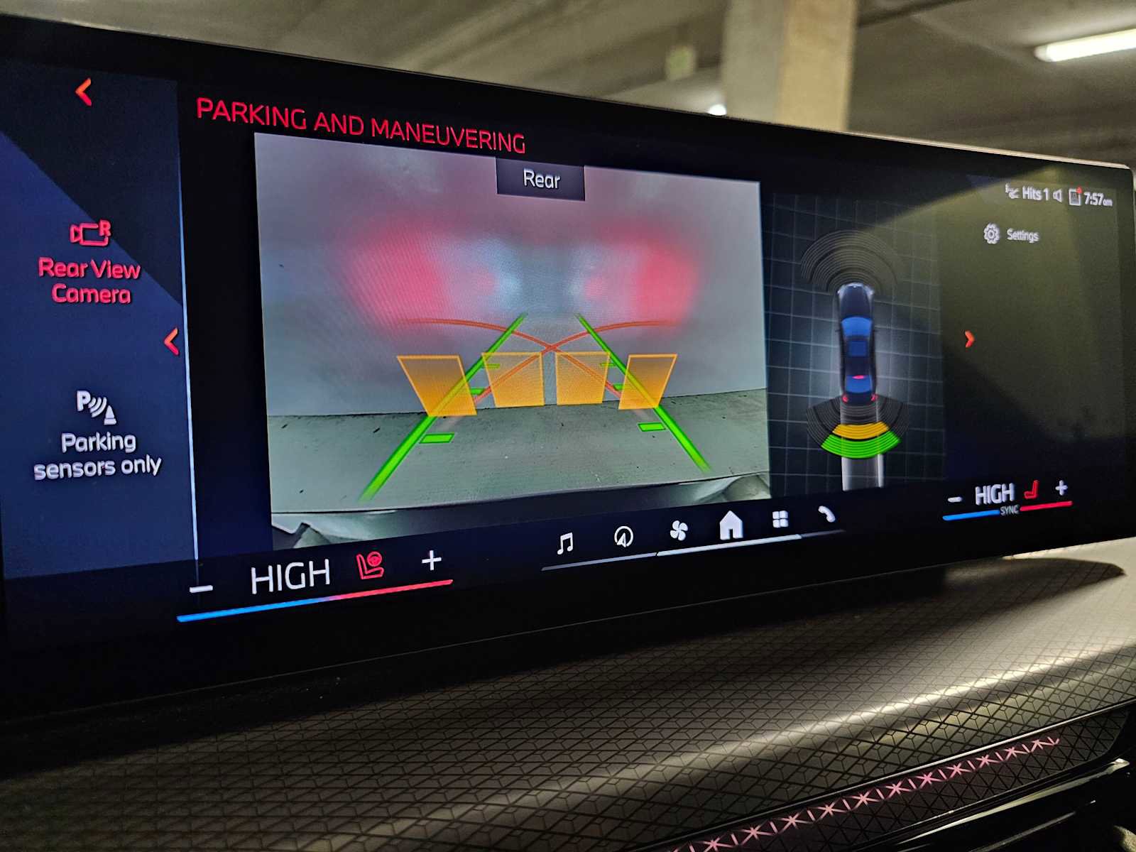 Used 2025 BMW 330i xDrive 330i xDrive w/ Premium Package image 17