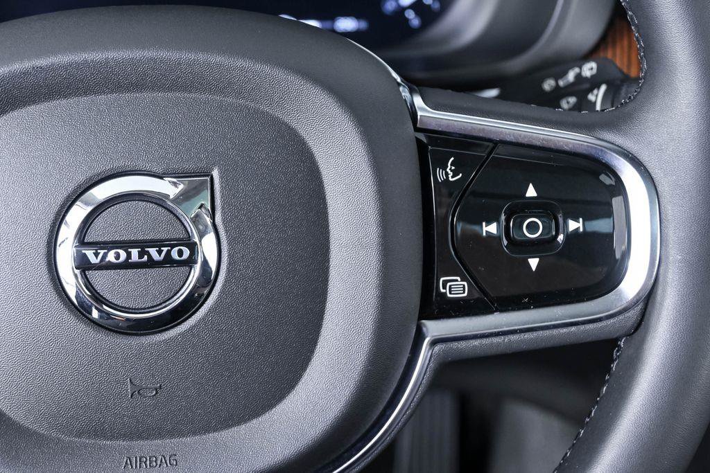 Used 2024 Volvo XC60 B5 Ultimate w/ Protection Package Premier AWD/4WD image 13