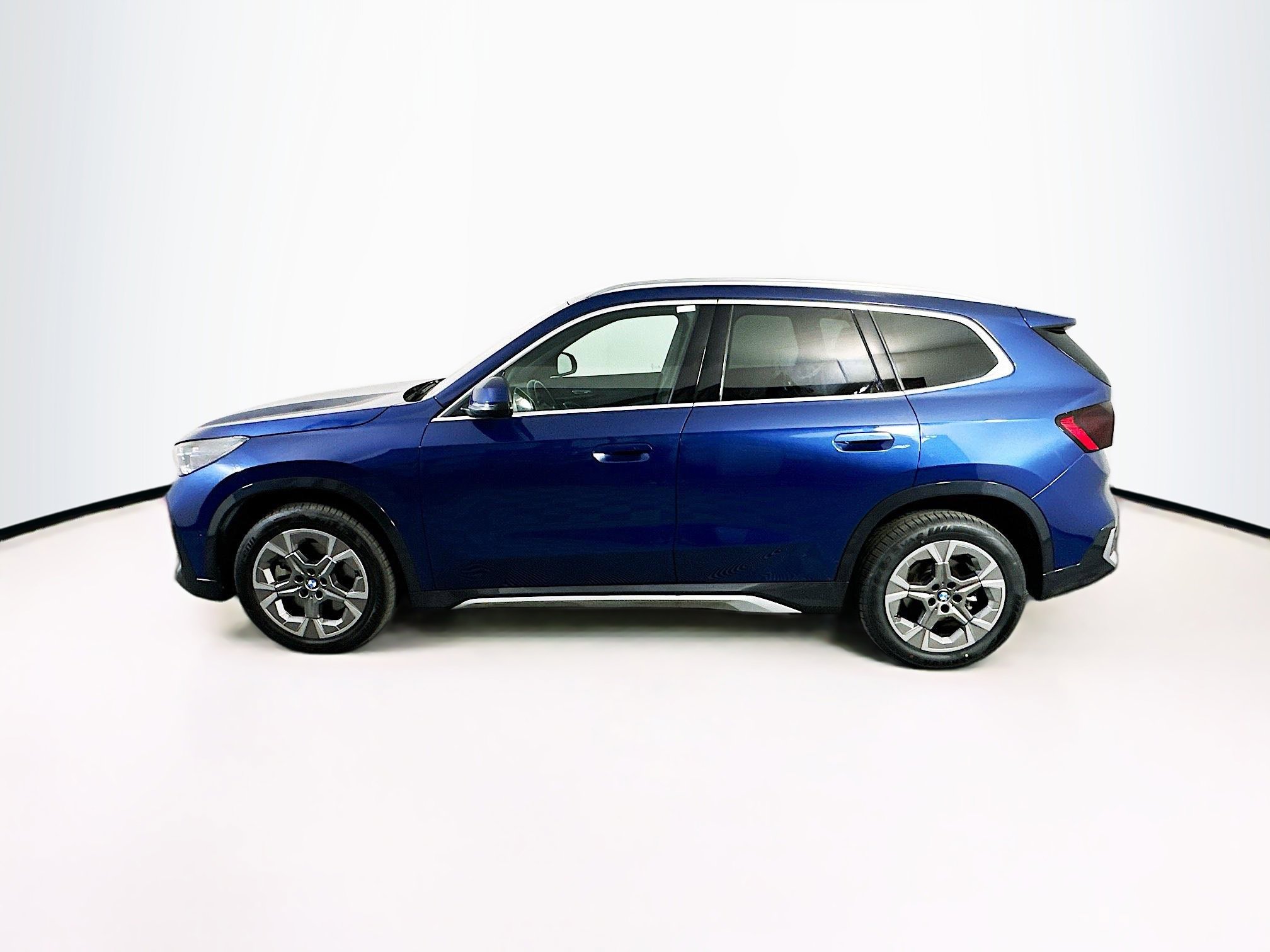 Used 2025 BMW X1 xDrive28i image 4