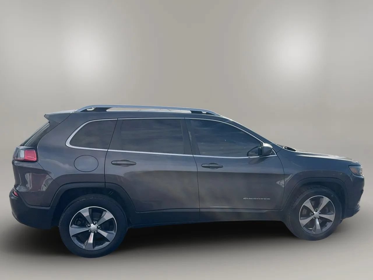 Used 2019 Jeep Cherokee Limited w/ Luxury Group AWD/4WD image 7