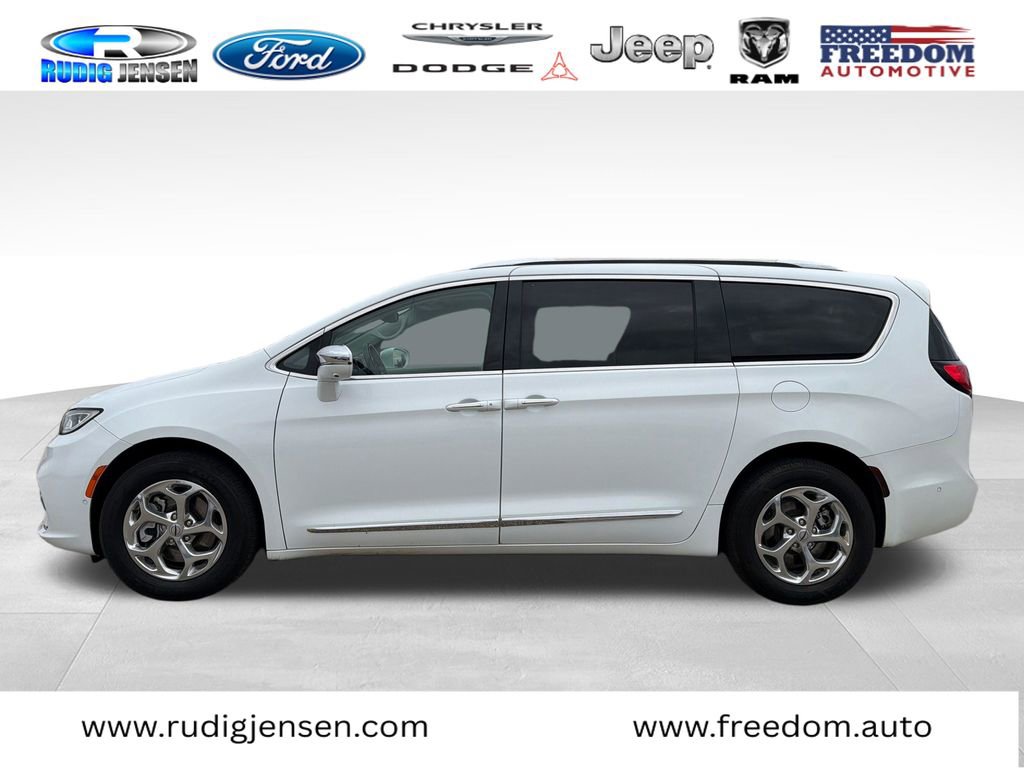 Used 2021 Chrysler Pacifica Limited w/ Premium & Safety Sphere Group AWD/4WD image 2