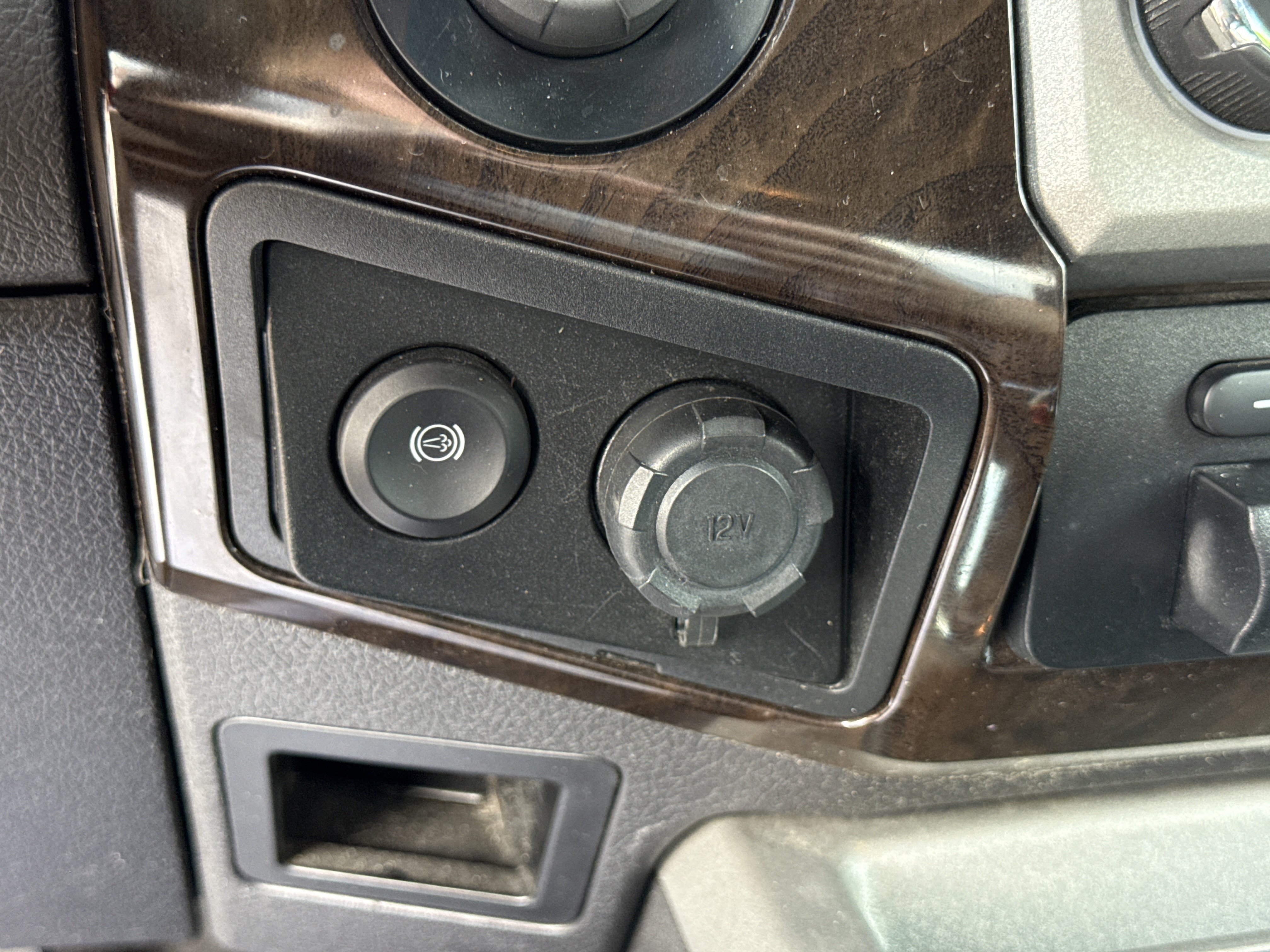 Used 2015 Ford F250 Platinum AWD/4WD image 28