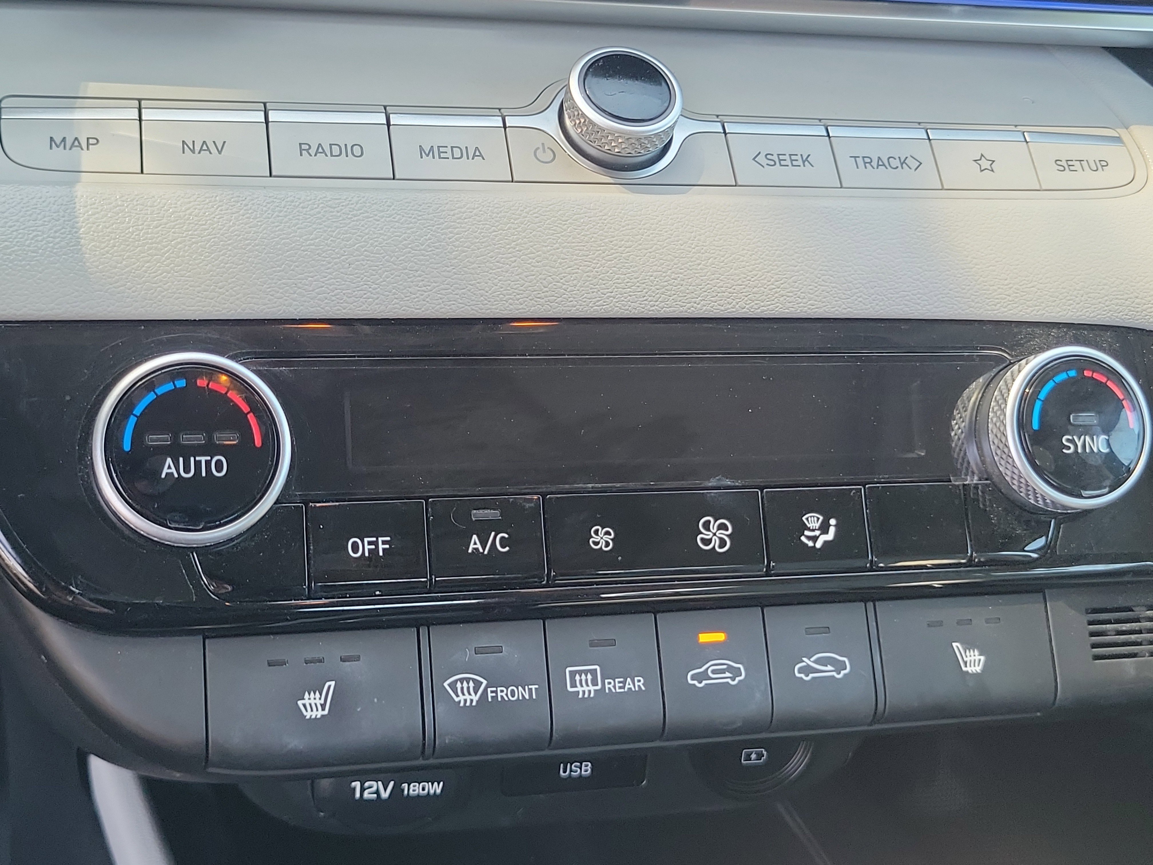 Certified 2023 Hyundai Elantra Limited image 14