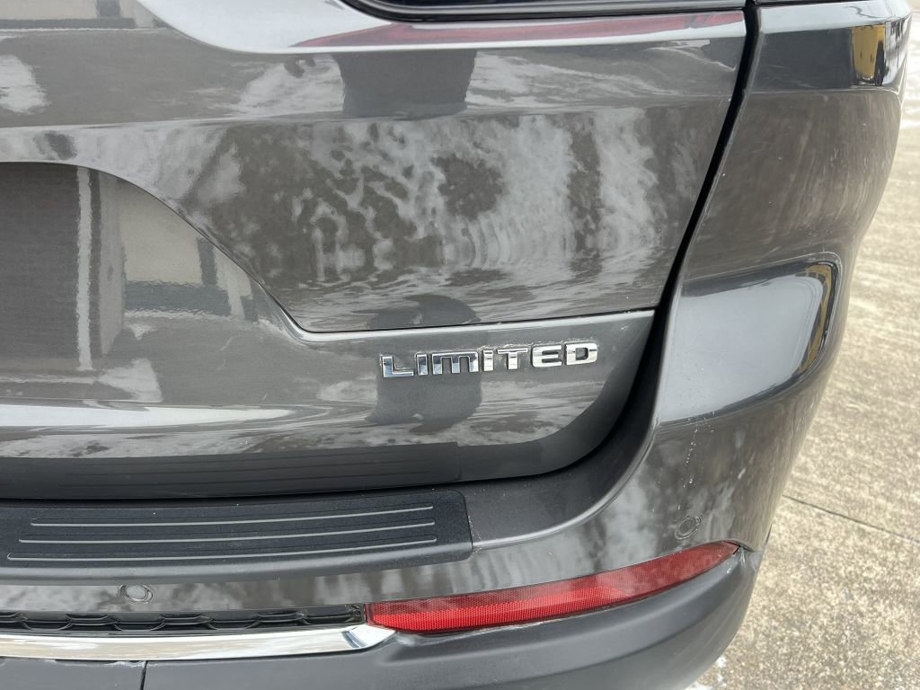 Used 2022 Jeep Grand Cherokee L Limited image 25