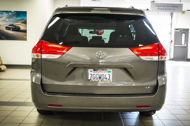 Used 2014 Toyota Sienna LE FWD image 7