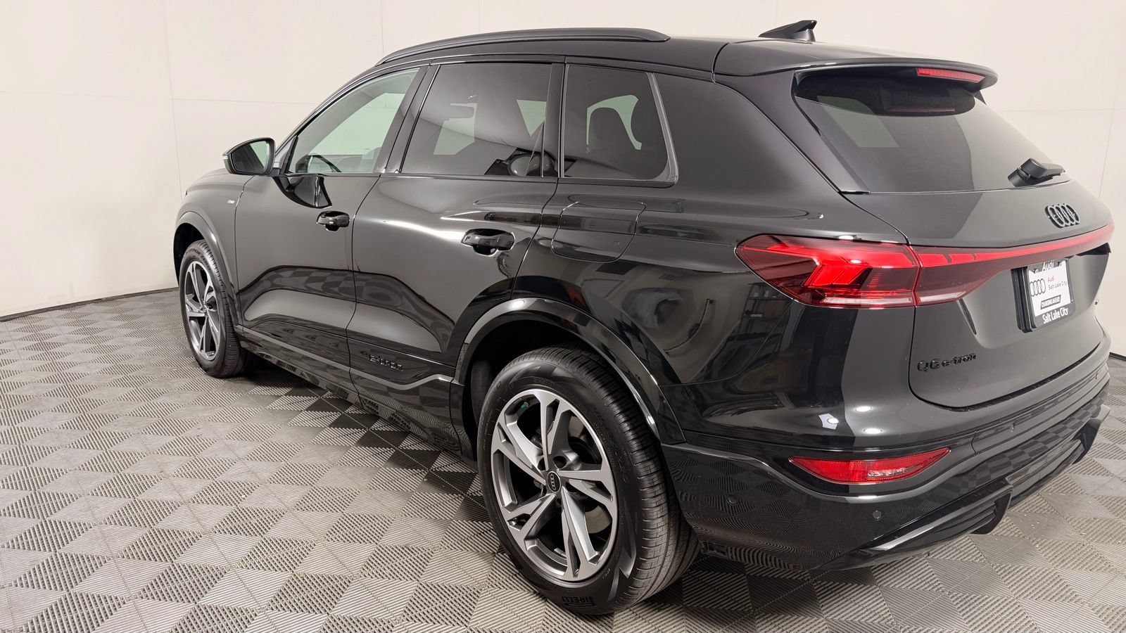 New 2027 Audi Q6 e-tron Premium Plus AWD/4WD image 8