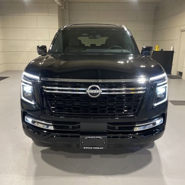 Used 2025 Nissan Armada Platinum image 17