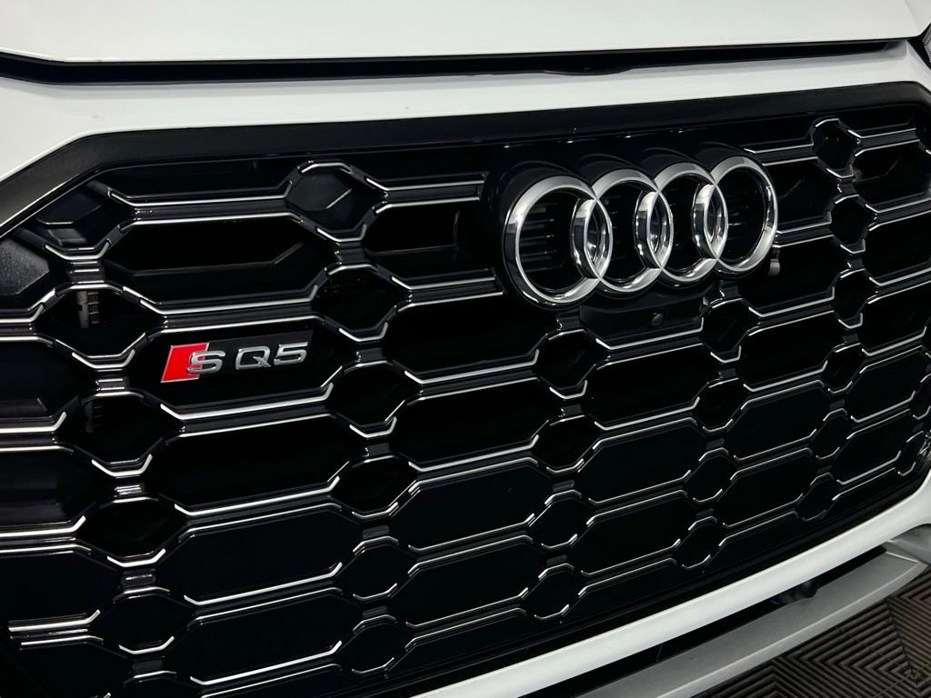 Used 2023 Audi SQ5 Prestige w/ Prestige Package AWD/4WD image 11