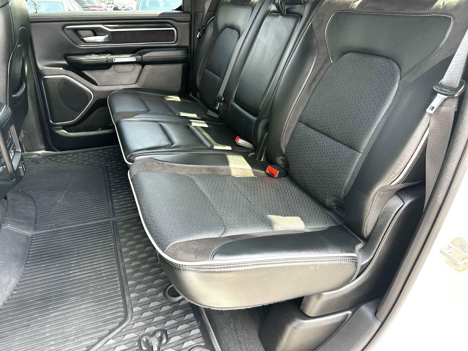 Used 2024 RAM 1500 Laramie image 23