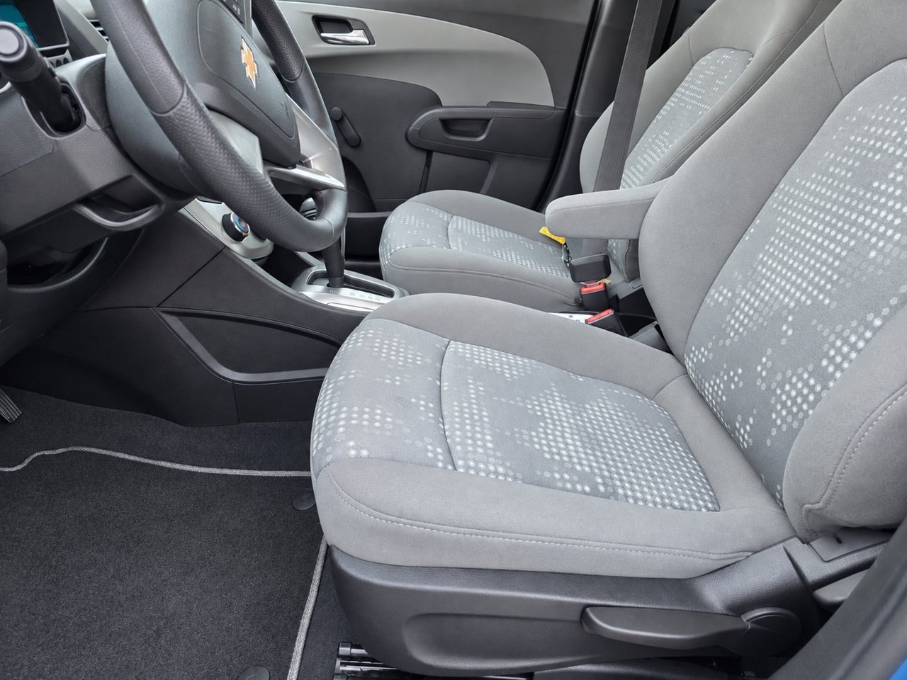Certified 2014 Chevrolet Sonic LS FWD image 13