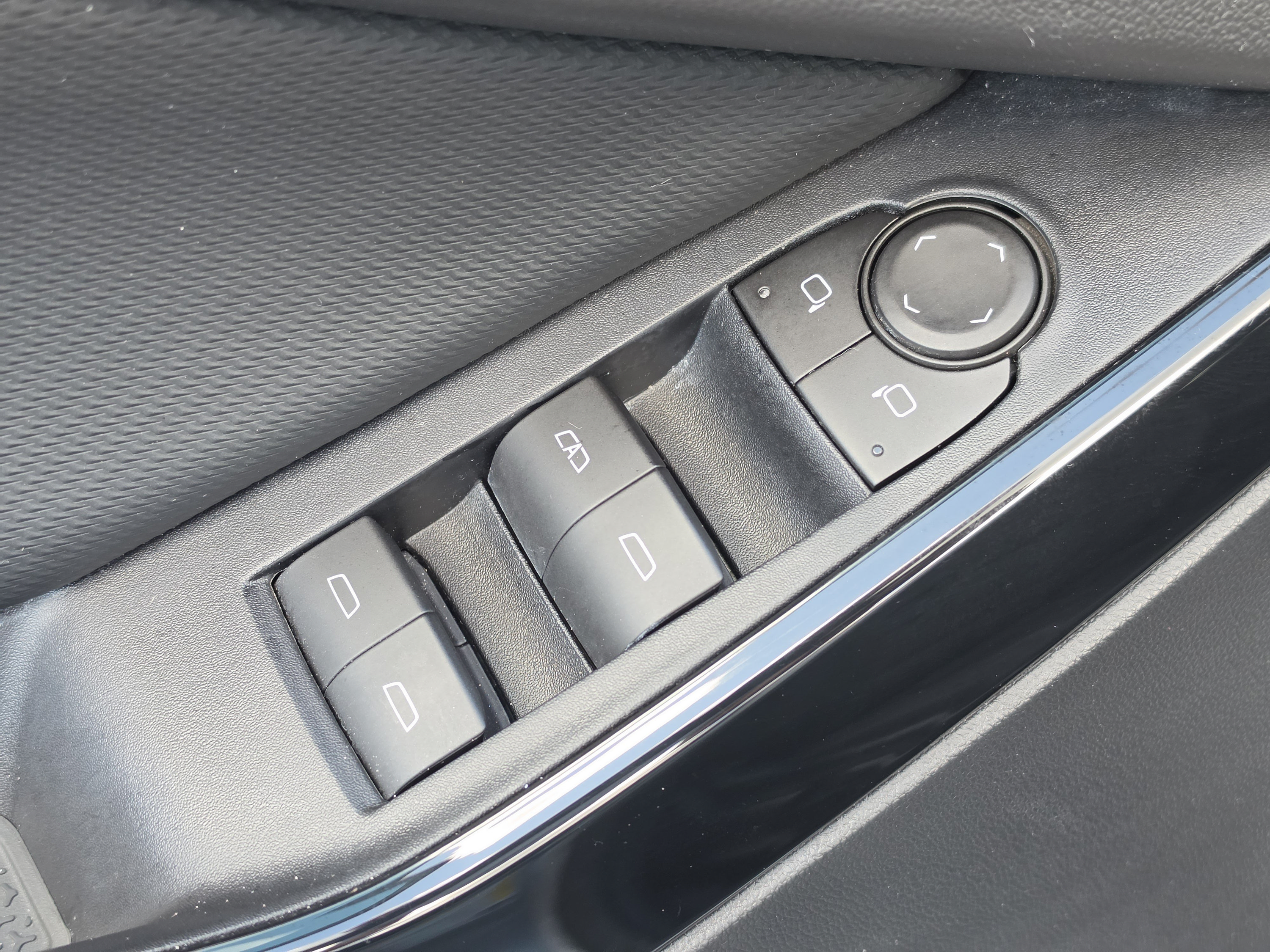 Used 2026 Chevrolet Equinox LT FWD image 22