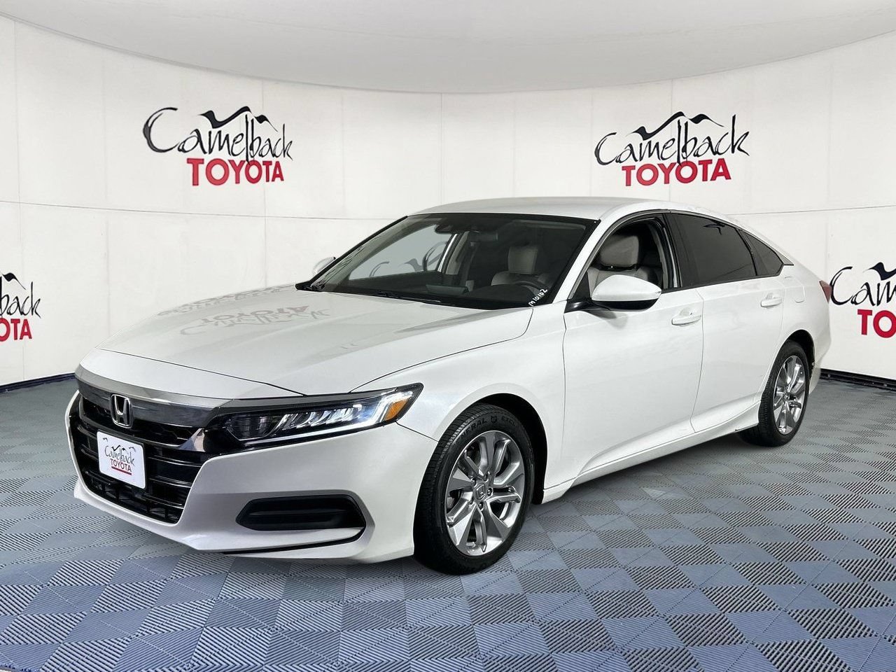 Used 2018 Honda Accord LX image 2