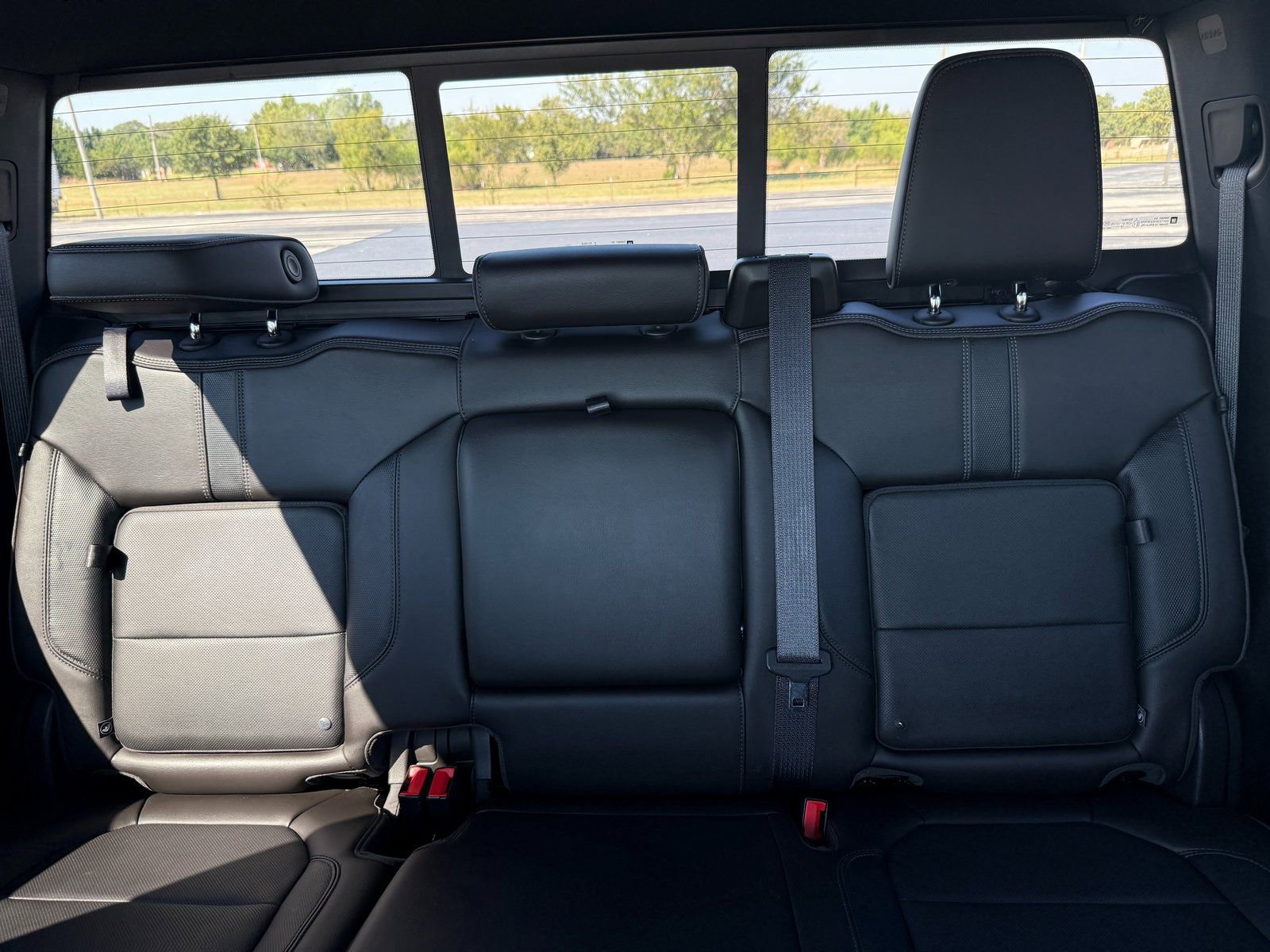 Used 2019 Chevrolet Silverado 1500 High Country w/ Technology Package image 25