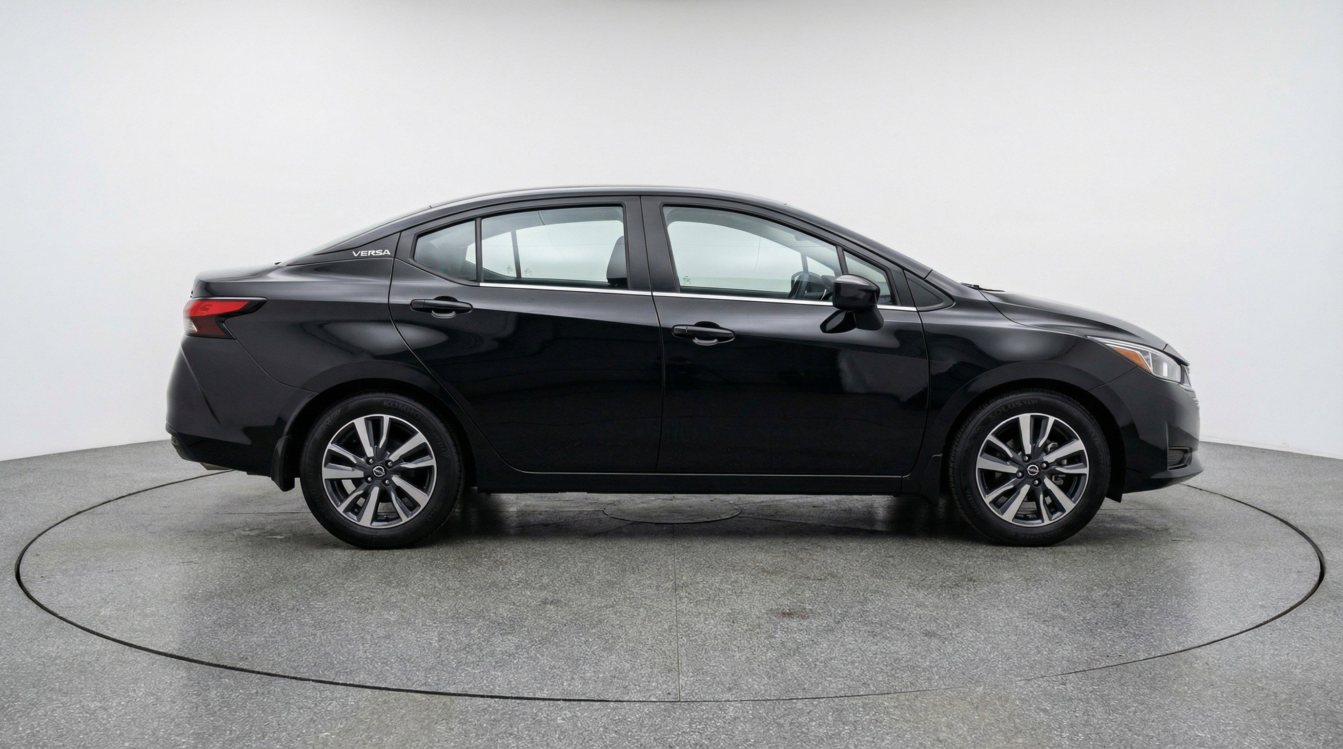 Used 2025 Nissan Versa SV image 11