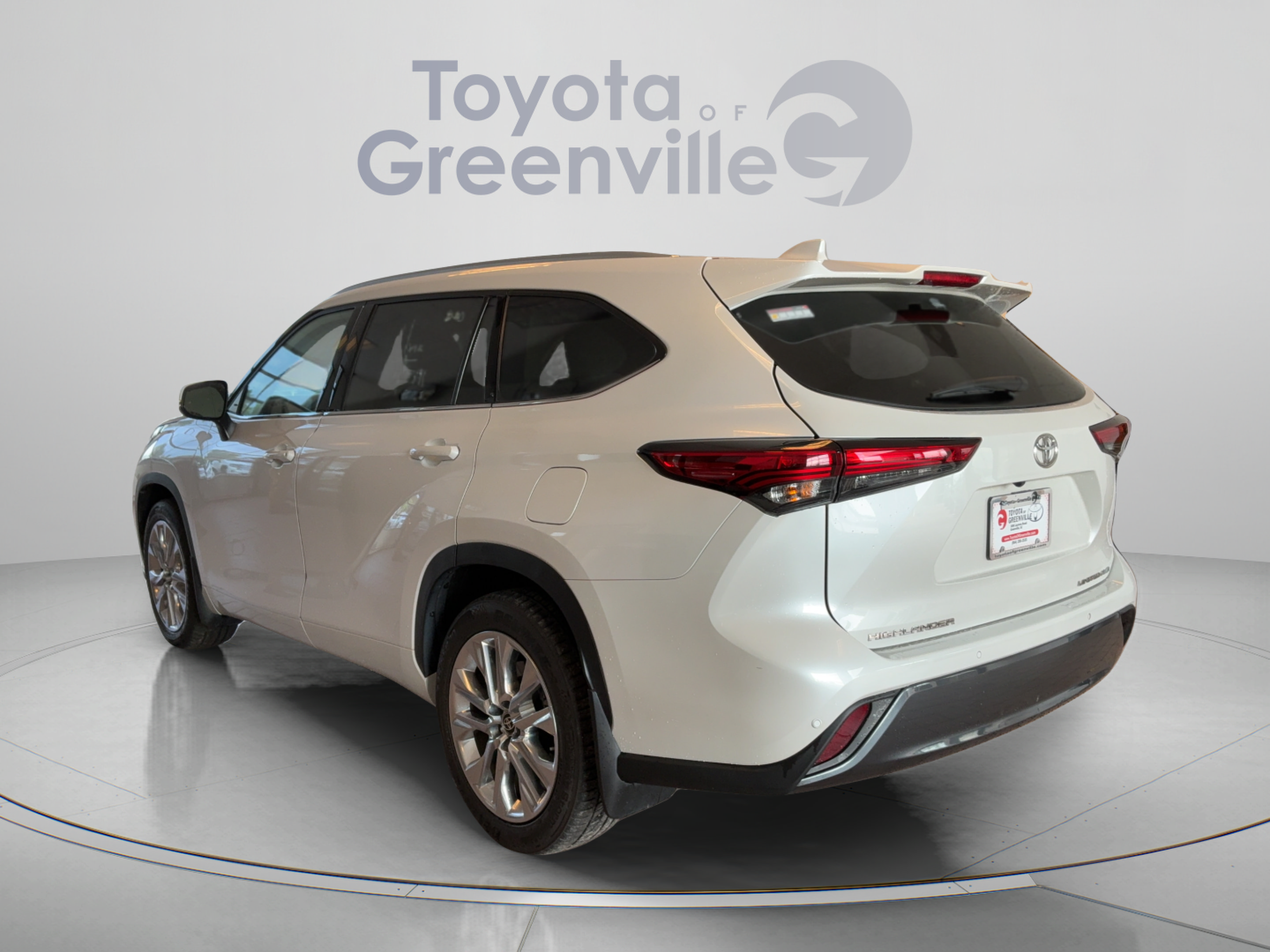 Used 2023 Toyota Highlander Limited AWD/4WD image 4