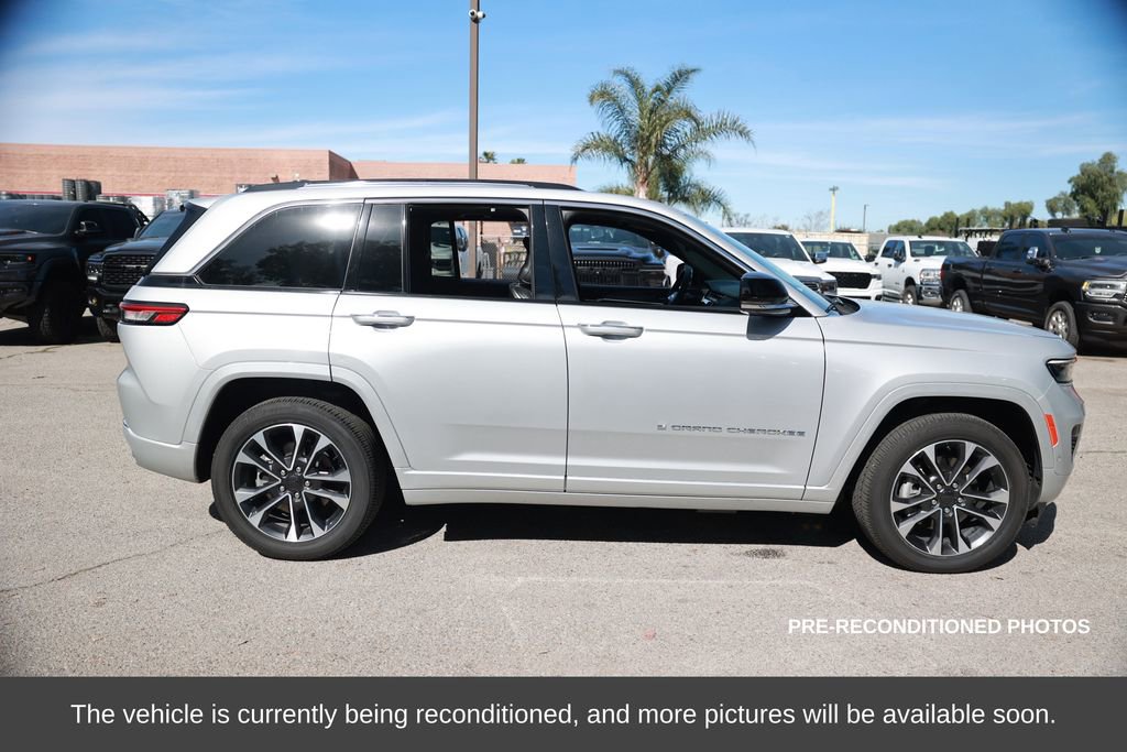 Used 2023 Jeep Grand Cherokee Overland w/ Advanced Protech Group III image 7