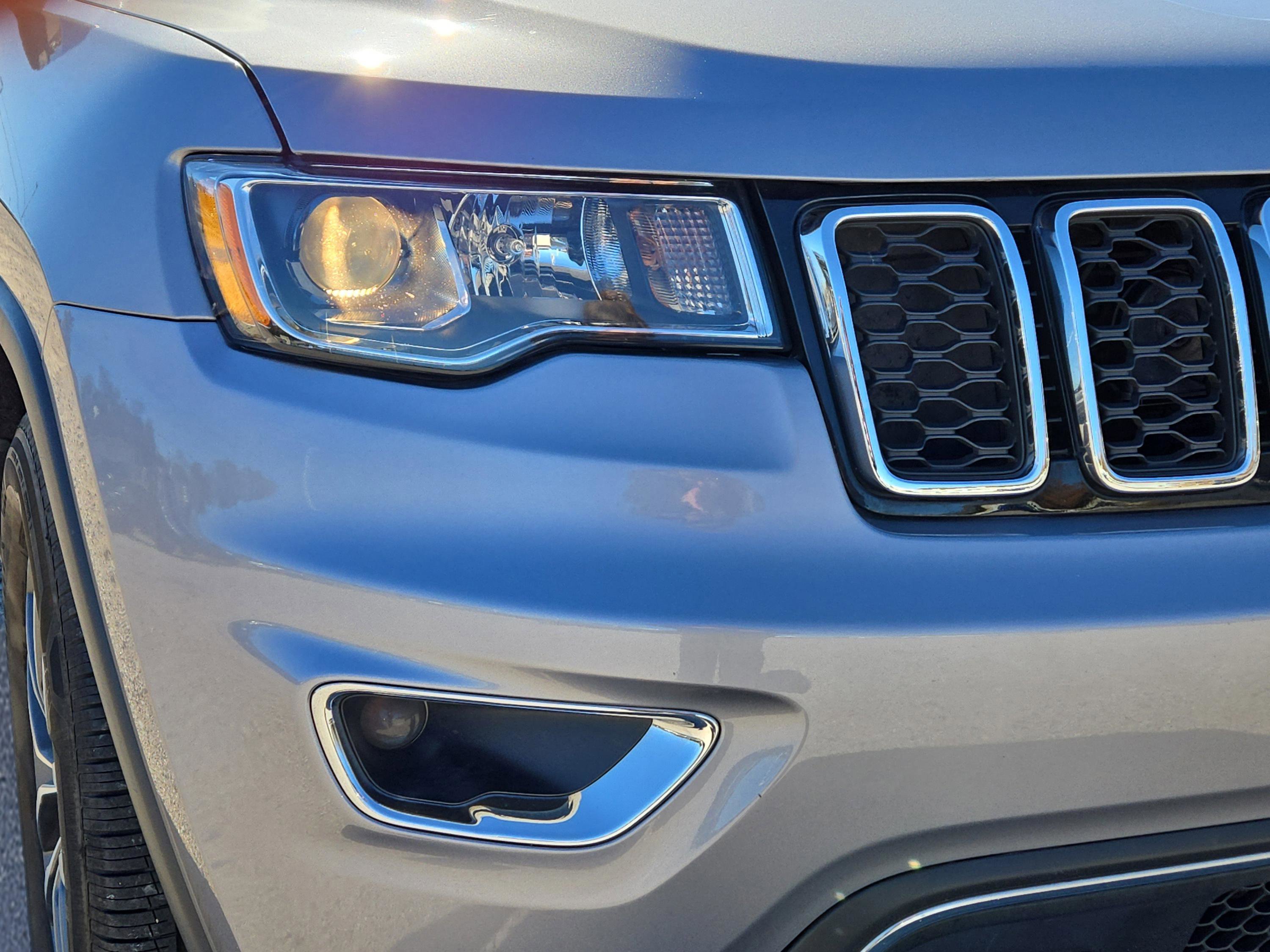 Used 2021 Jeep Grand Cherokee Limited image 3